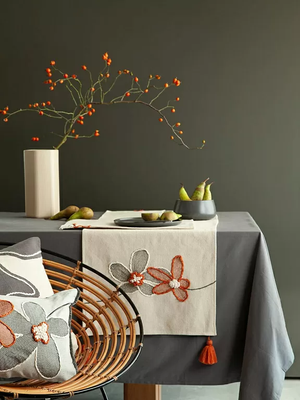 

Дорожка на стол, Ethnic Stone flowers / TK25-TR0008