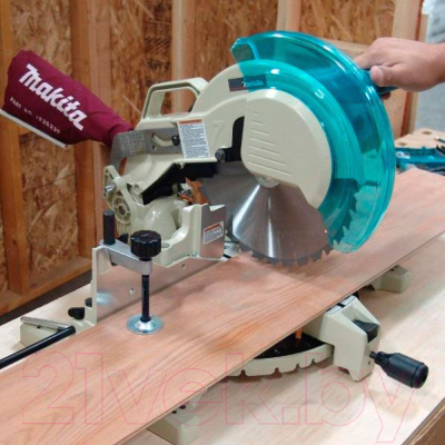 Торцовочная пила Makita LS1221