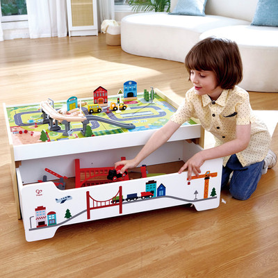 Железная дорога игрушечная Hape Мой город Железная дорога со столом для хранения / E8941_HP -