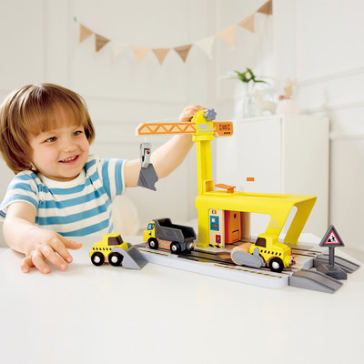 Железная дорога игрушечная Hape Железная дорога Строительный кран / E3878_HP -