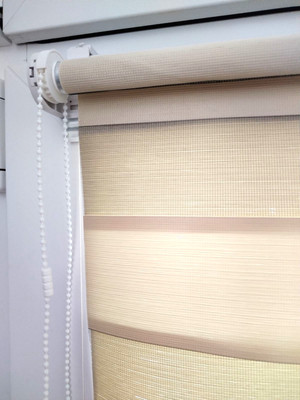 

Рулонная штора, День-Ночь Аравия 7493-02 51x160