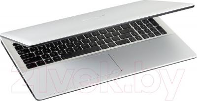 Ноутбук Asus X552MD-SX046D - вполоборота