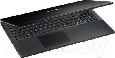 Ноутбук Asus X552WE-SX007D - вполоборота