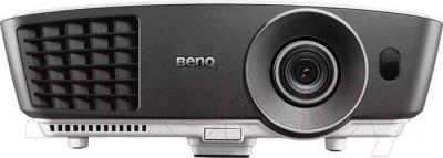 Проектор BenQ W750 - вид спереди