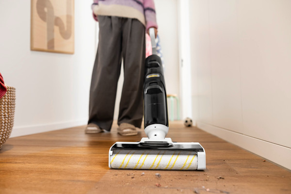 Купить Вертикальный пылесос Karcher FCV 4 Dry  