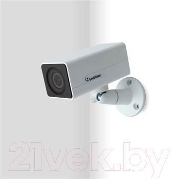 IP-камера GeoVision GV-EBX1100-0F - крепление на стене