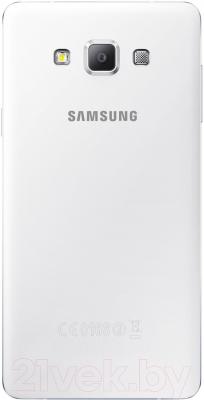 Смартфон Samsung Galaxy A7 / A700FD (белый) - вид сзади