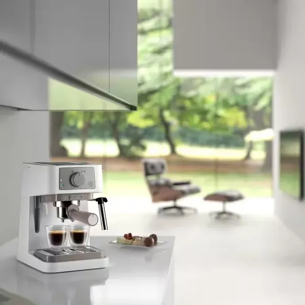 Кофеварка эспрессо DeLonghi EC260.W