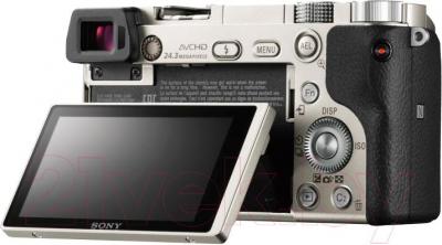 Беззеркальный фотоаппарат Sony ILC-E6000LW - поворотный экран
