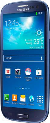 Смартфон Samsung Galaxy S III Duos / I9300I (синий) - вполоборота