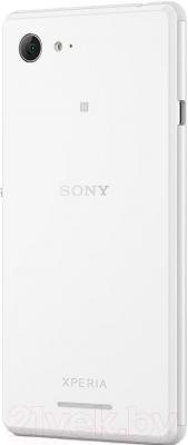 Смартфон Sony Xperia E3 Dual / D2212 (белый) - вид сзади