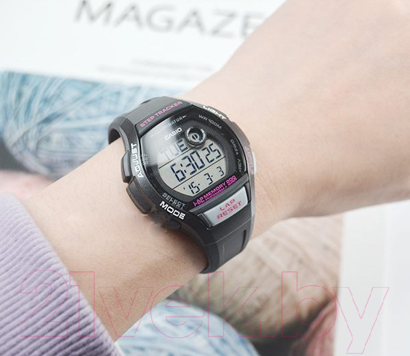 Часы наручные женские Casio LWS-2000H-1AVEF