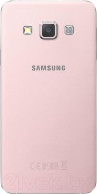 Смартфон Samsung Galaxy A3 / A300F/DS (розовый) - вид сзади