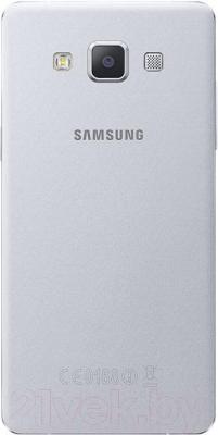 Смартфон Samsung Galaxy A3 / A300F/DS (серебристый) - вид сзади