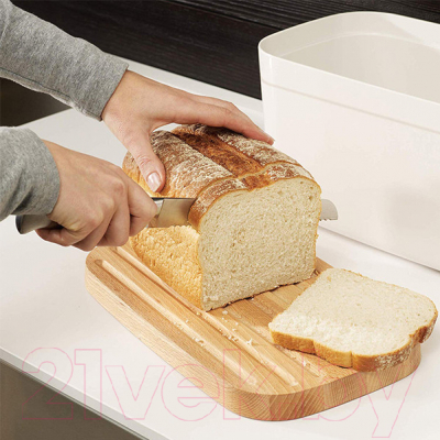 Хлебница Joseph Joseph Bread Bin 81097 с разделочной доской (белый)