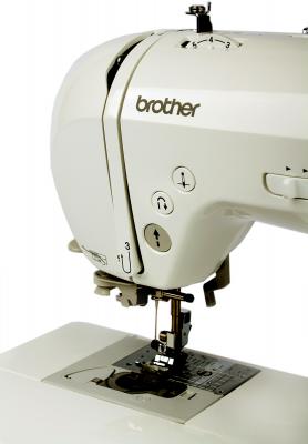 Швейная машина Brother ML-750 - рабочая зона
