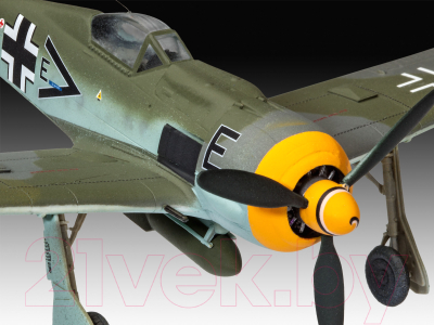 Сборная модель Revell Немецкий истребитель Focke Wulf Fw190 F-8 1:72 / 03898