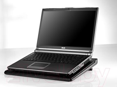 Подставка для ноутбука Cooler Master NotePal I300 (R9-NBC-300L-GP) - на ноутбуке