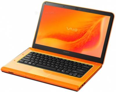 Ноутбук Sony VAIO VPCCA3S1R/D - спереди повернут