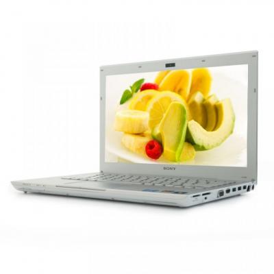 Ноутбук Sony VAIO VPCSB3M1R/W - сбоку открытый