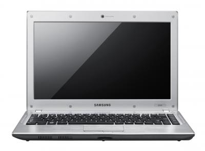 Ноутбук Samsung Q330 (NP-Q330-JS02RU) - спереди