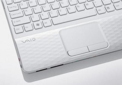 Ноутбук Sony VAIO VPCEH2L1R/W - клавиатура