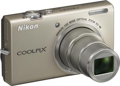 Компактный фотоаппарат Nikon Coolpix S6200 Silver - общий вид