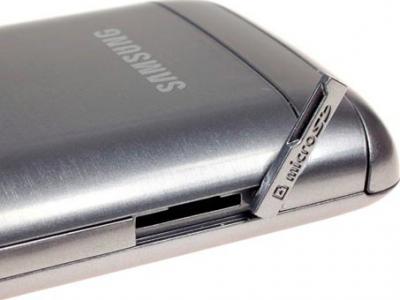 Смартфон Samsung S5380 Wave Y Silver (GT-S5380 SSDSER) - разъем USB