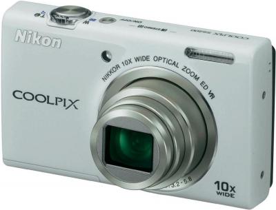 Компактный фотоаппарат Nikon Coolpix S6200 White - общий вид