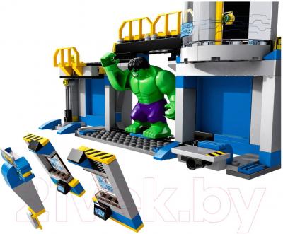 Конструктор Lego Super Heroes Разгром лаборатории Халка (76018)