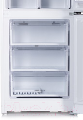 Холодильник с морозильником Indesit DF 5160 W