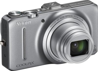 Компактный фотоаппарат Nikon Coolpix S9300 Silver - общий вид