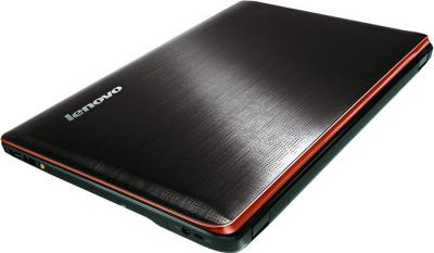 Ноутбук Lenovo IdeaPad Y570 (59320367)  - Вид в закрытом состоянии