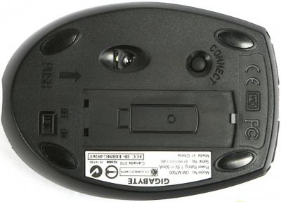 Клавиатура+мышь Gigabyte GK-KM7500-04R-RU - вид мыши снизу