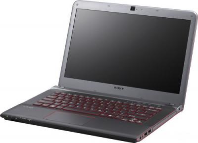 Ноутбук Sony VAIO SVE14A1S6RB - Вид спереди