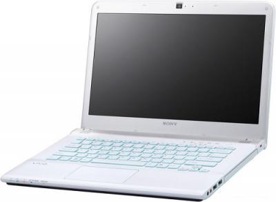 Ноутбук Sony VAIO SVE14A1S6RW - Вид спереди