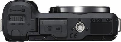 Беззеркальный фотоаппарат Sony Alpha NEX-F3K Black - вид снизу
