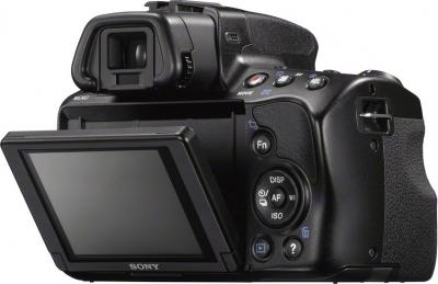 Зеркальный фотоаппарат Sony Alpha SLT-A37Y - вид сзади: поворотный экран