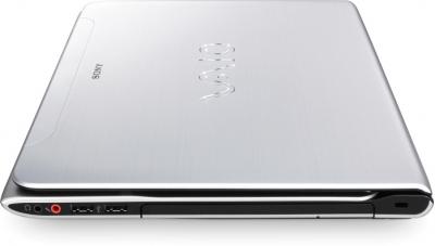 Ноутбук Sony VAIO SVE14A1X1RS - сбоку