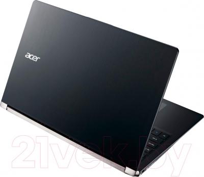 Ноутбук Acer Aspire VN7-571G-50Z2 (NX.MQKER.008) - вид сзади