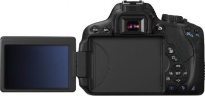 Зеркальный фотоаппарат Canon EOS 650D Kit 18-55mm IS II - вид сзади, поворотный дисплей