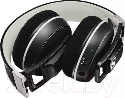 Беспроводные наушники Sennheiser Urbanite XL Wireless Black - в сложенном виде