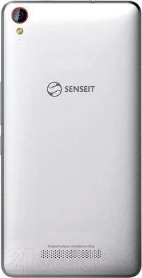 Смартфон Senseit E500 (бело-серебристый) - вид сзади