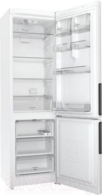 Холодильник с морозильником Hotpoint HF 5200 W