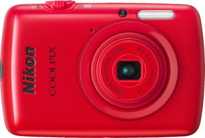 Компактный фотоаппарат Nikon Coolpix S01 Red - вид спереди