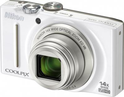 Компактный фотоаппарат Nikon Coolpix S8200 White - общий вид