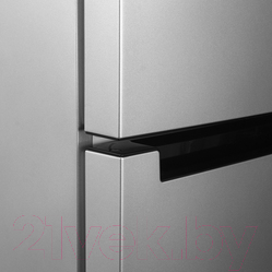 Холодильник с морозильником Indesit DFM 4180 S