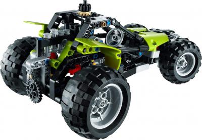 Конструктор Lego Technic Трактор 2 в 1 (9393) - машина вид сзади