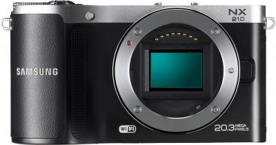 Беззеркальный фотоаппарат Samsung NX210 Kit 18-55mm Black-Silver - вид спереди без объектива