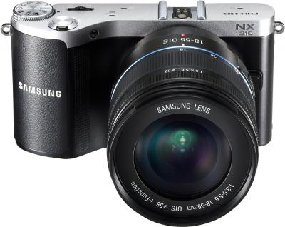 Беззеркальный фотоаппарат Samsung NX210 Kit 18-55mm Black-Silver - вид спереди